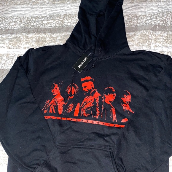 Hoddie - Picture 1 of 3